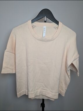 Lululemon Women's Size 6 Bhakti Reality Cropped Sweater 100% Cotton Peachy Pink